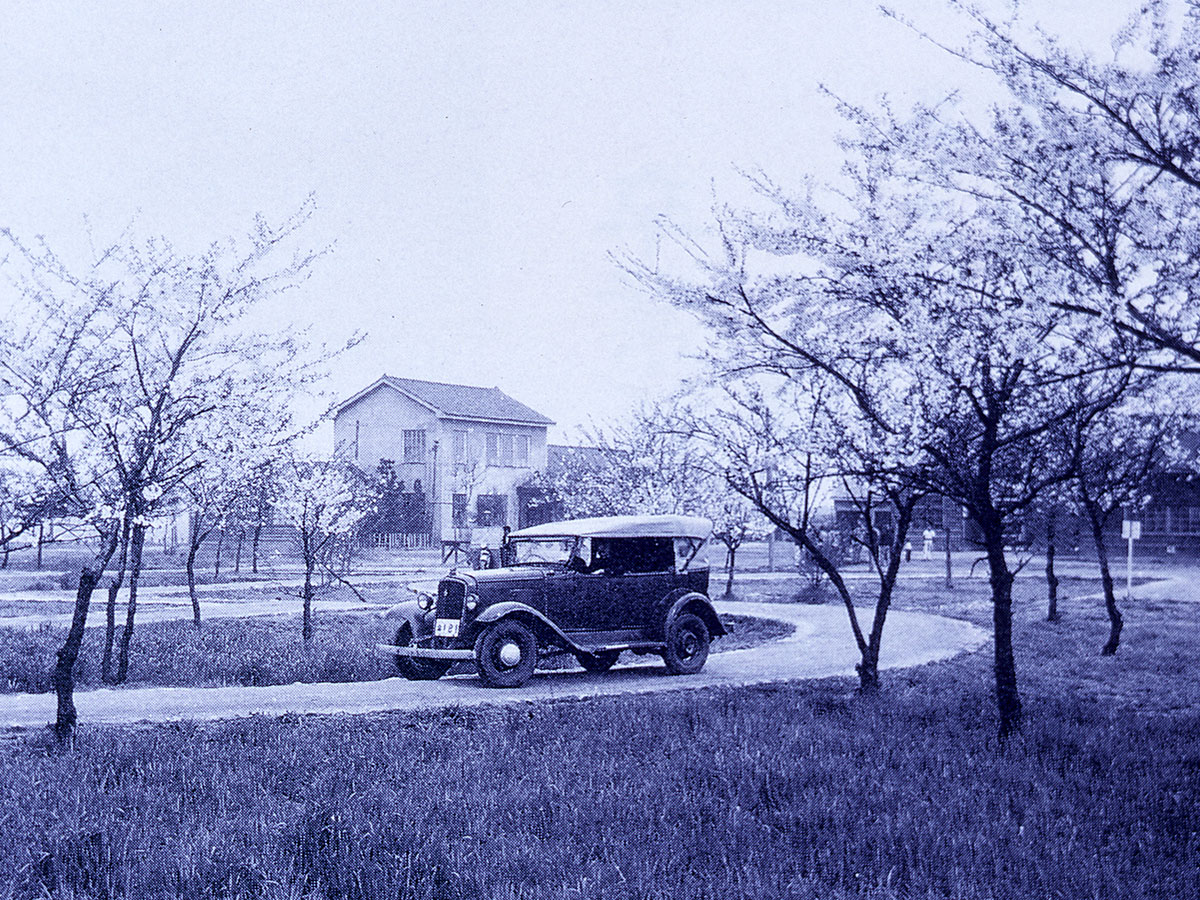 1929年 富山県初の運転手養成所・富山県自動車教習所（現、学校法人富山県自動車学園）を創設
